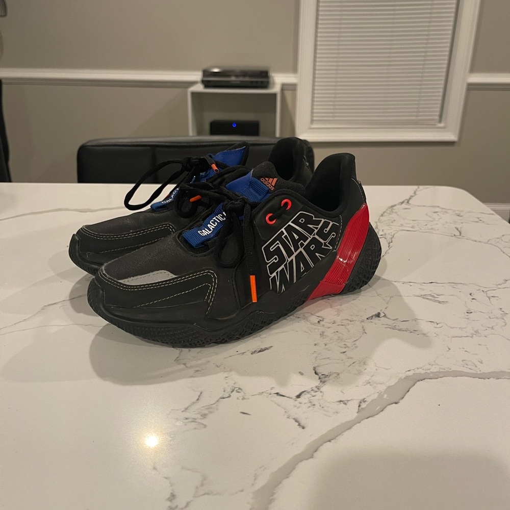 Star Wars Adidas Darth Vader sneakers in size 4Y